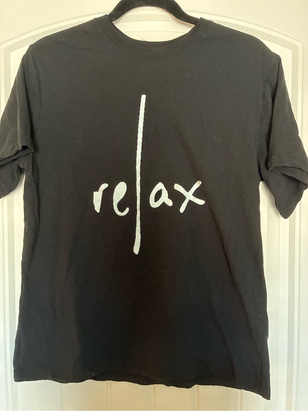 Relax Graphic Tee - Black